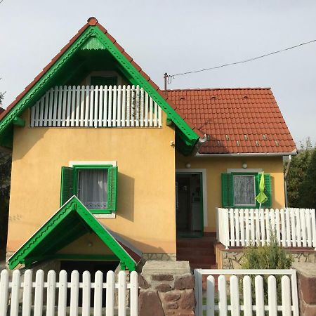 Aracsi Haziko Villa Balatonfured Ngoại thất bức ảnh
